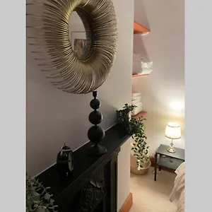  Apartment Walls View Period United Kingdom